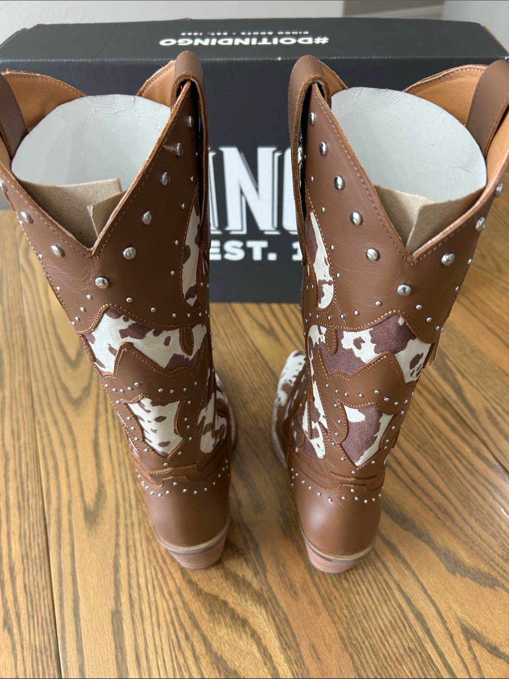 dingo Untamed Leather Wester Boots with heel, Brown Cow Print, size 7.5, NIB - Picture 10 of 13